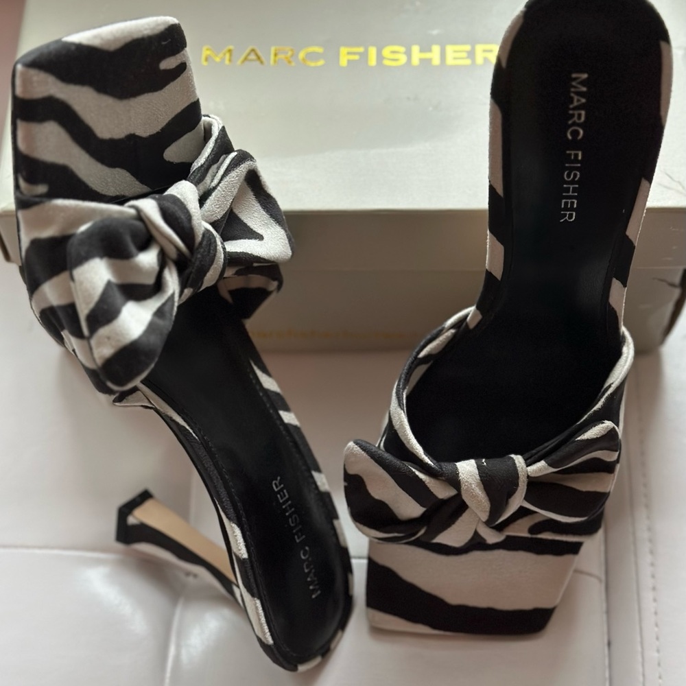 NEW Marc Fisher Demar Mule Zebra Bow Black and White Heels Size 9